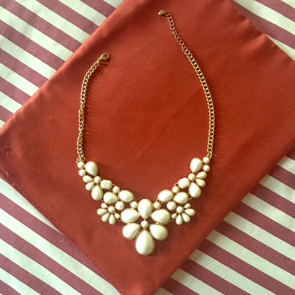 Floral Light peach color necklace!